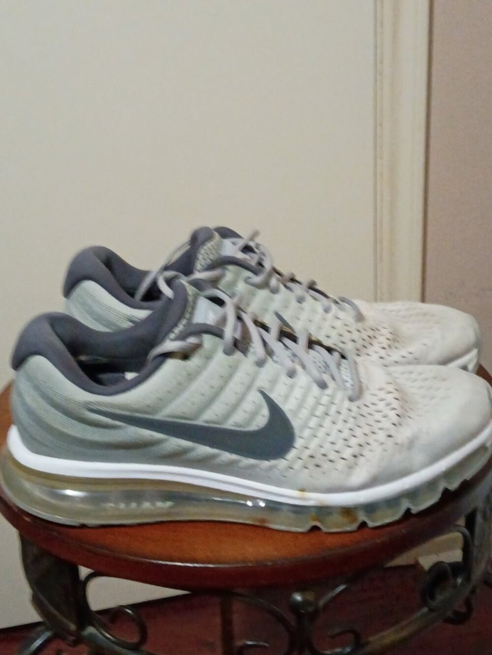 Nike Air Max 2017 Sneakers Mens Size 10.5 Wolf Gray 849559-101 Running Workout